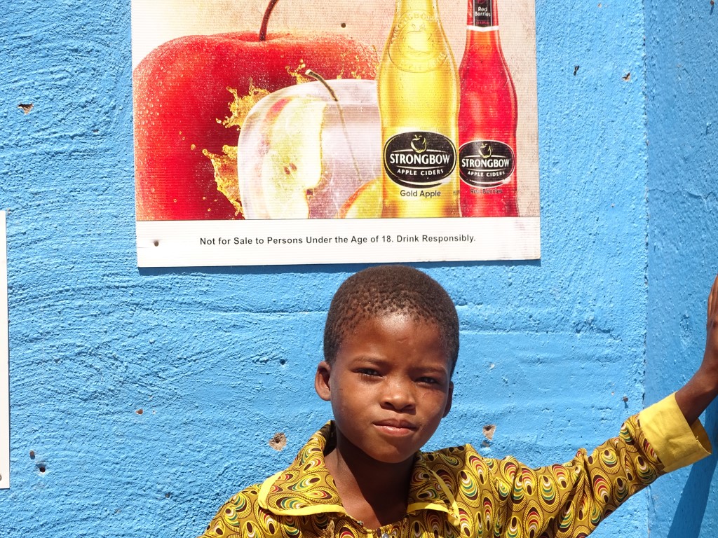 Rondreis Namibie, jongetje